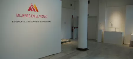 Imagen sala Mujeres en el Vidrio